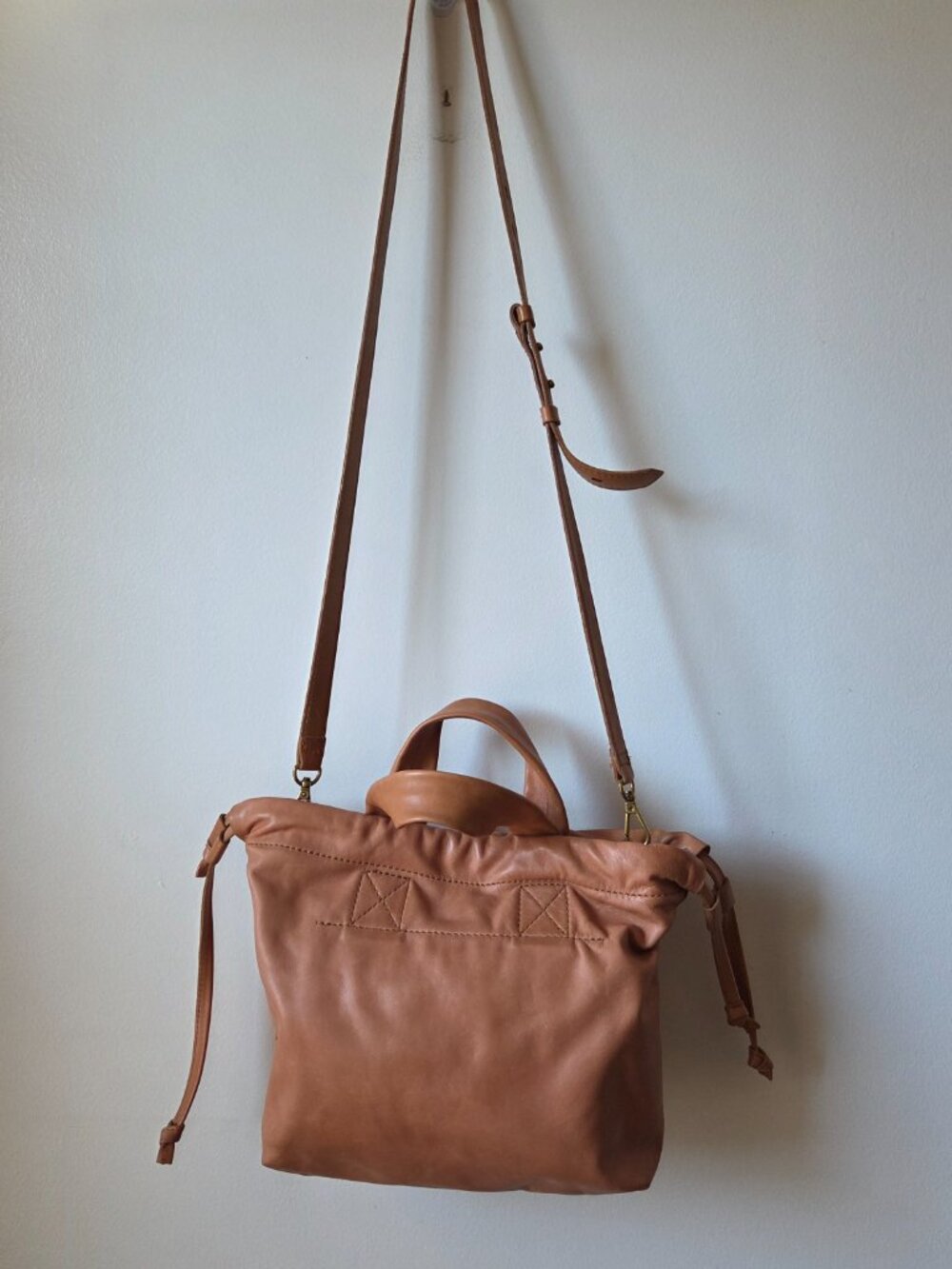 EUC MADEWELL TAN GENUINE SOFT BUTTERY LEATHER DRAW STRING CORSSBODY BAG MEDIUM